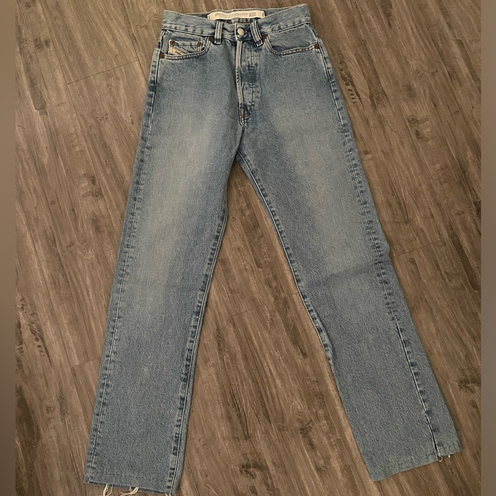DIESEL INDUSTRY COLUMBIA LIGHT WASH JEANS